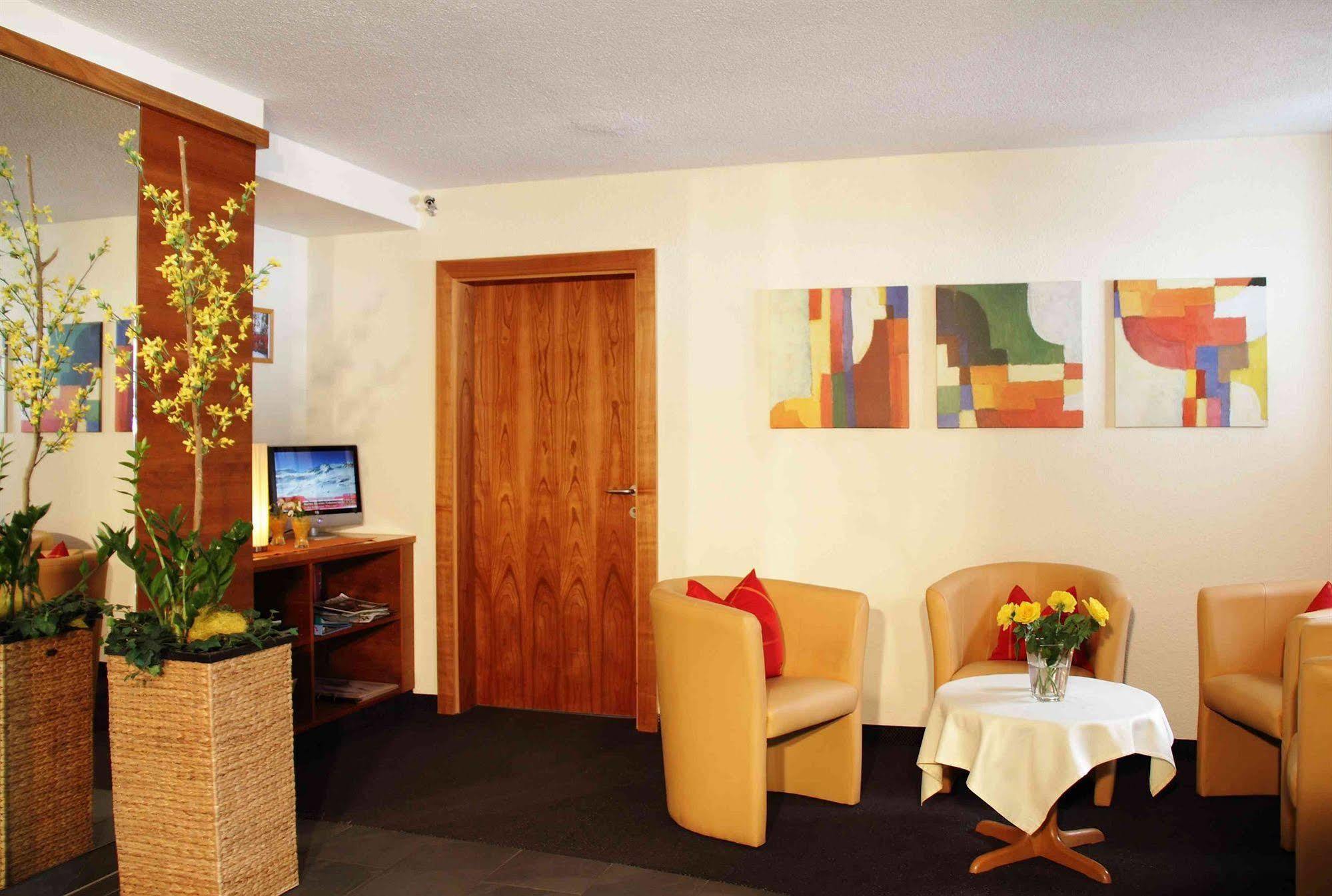 Hotel Garni Romantika Sankt Leonhard im Pitztal Exterior foto